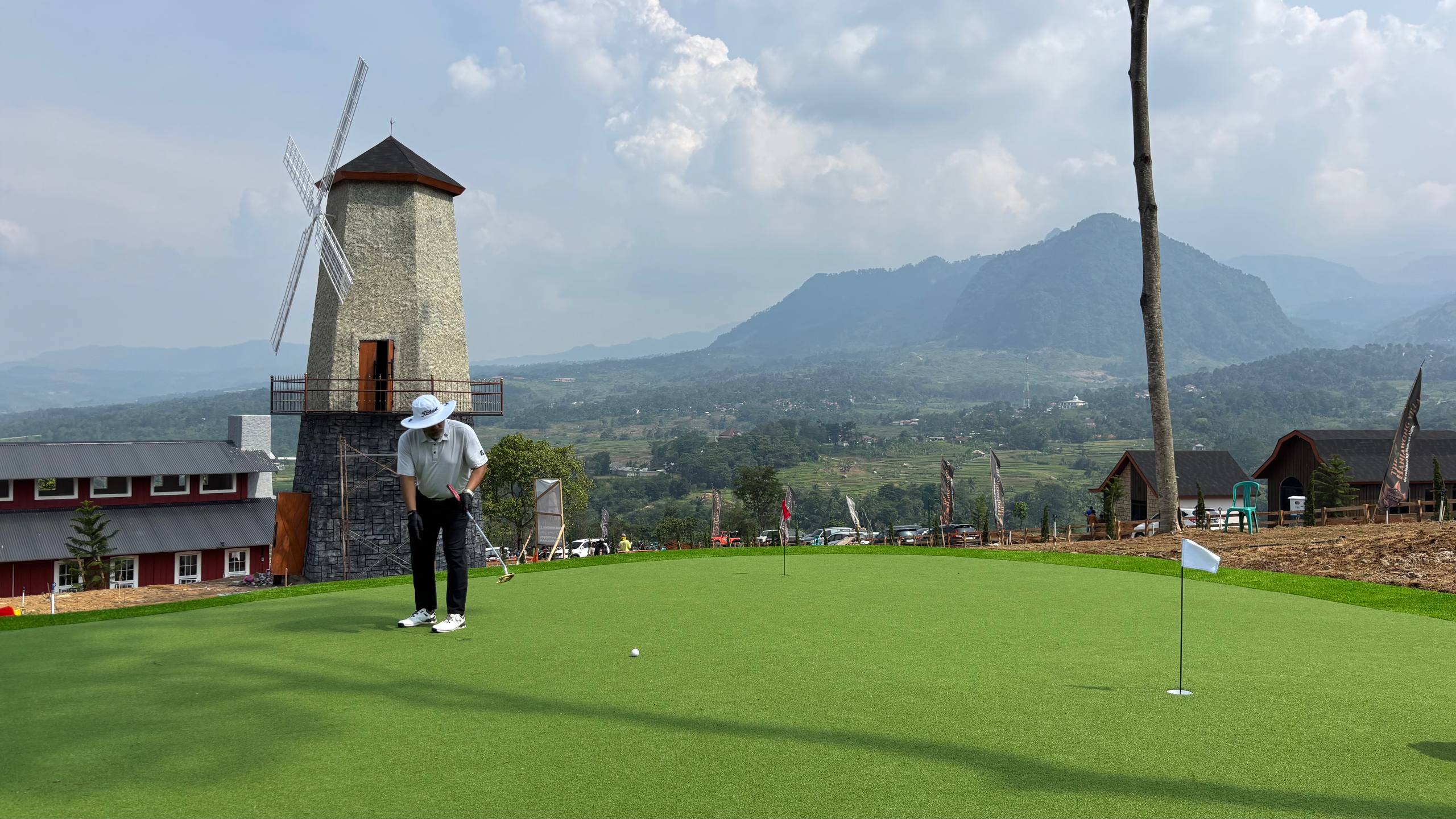 Fasilitas Mini Golf & Horse Riding